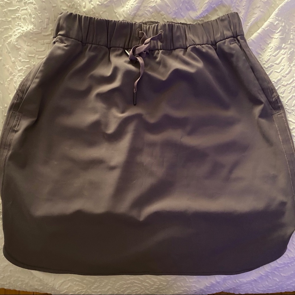 Lululemon day to night skirt